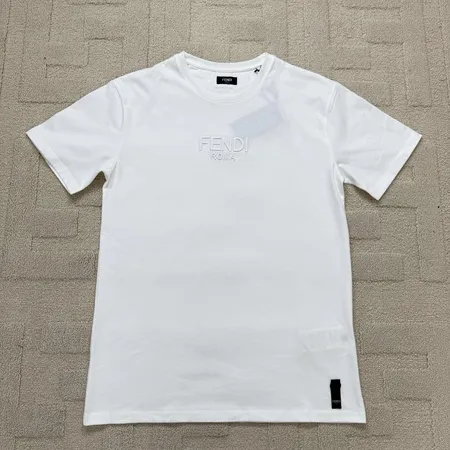 フェンディ Tシャツ