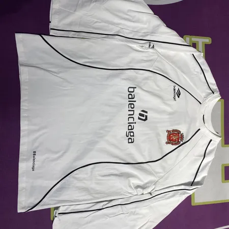 バレンシアガ パーカー