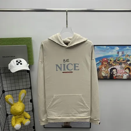 バレンシアガ パーカー