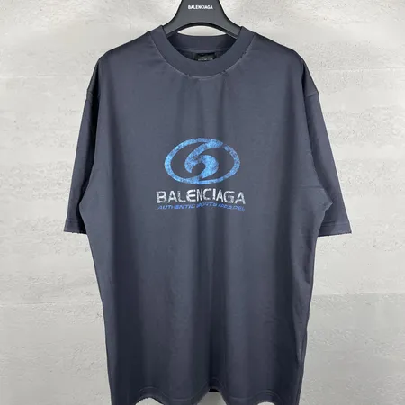 バレンシアガ Tシャツ