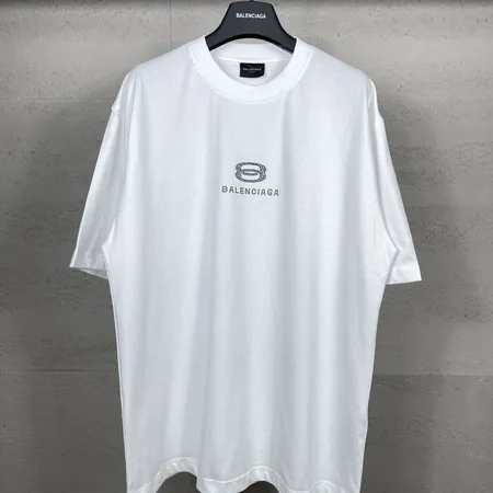 バレンシアガ Tシャツ