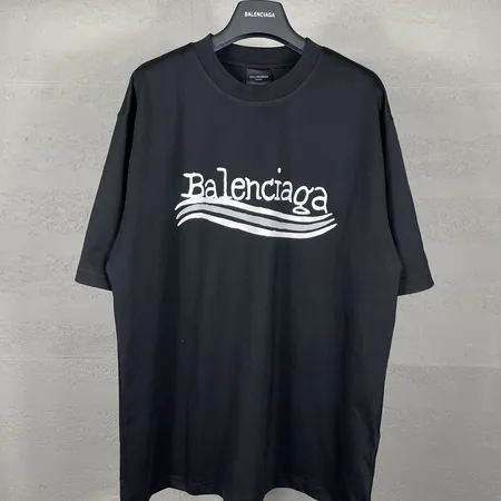 バレンシアガ Tシャツ