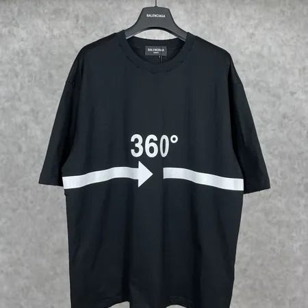 バレンシアガ Tシャツ