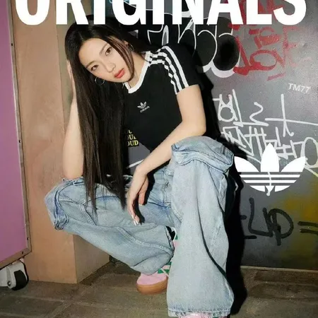 アディダス Tシャツ