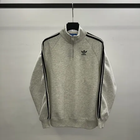 アディダス パーカー