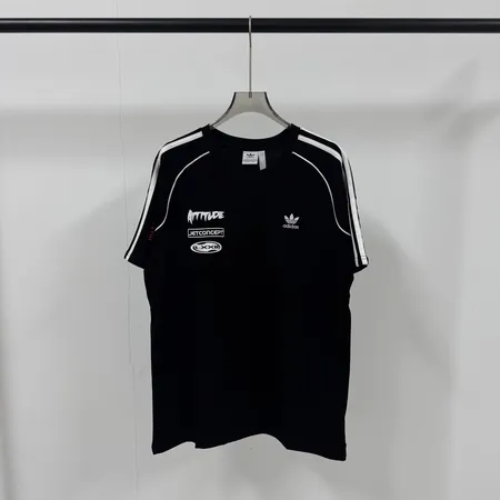 アディダス Tシャツ