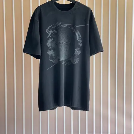 ジバンシィ Tシャツ