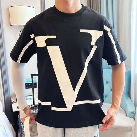 ヴァレンティノ Tシャツ