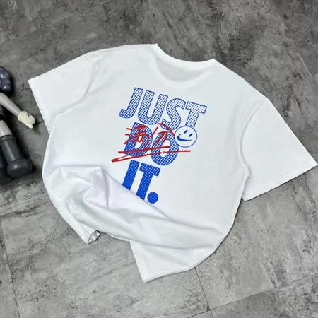 ナイキ Tシャツ