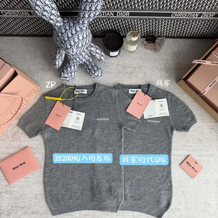 ミュウミュウ Tシャツ