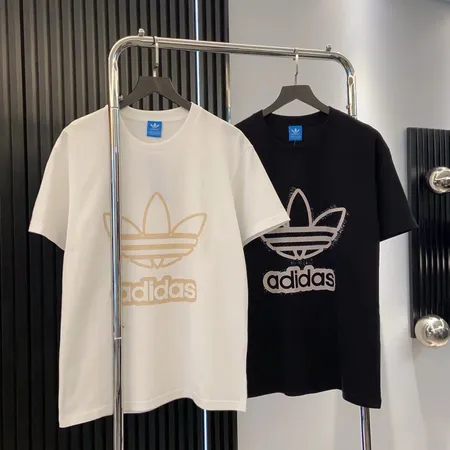 アディダス Tシャツ