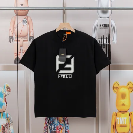 フェンディ Tシャツ