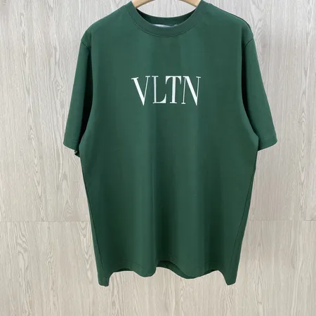 ヴァレンティノ Tシャツ