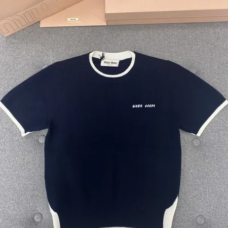 ミュウミュウ Tシャツ