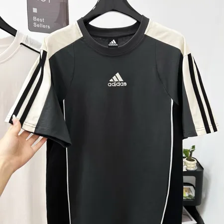 アディダス Tシャツ