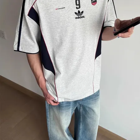 アディダス Tシャツ