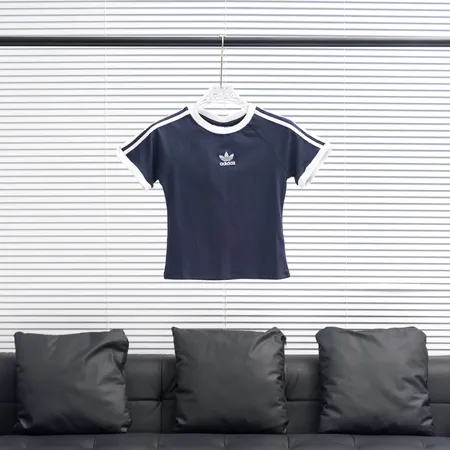 アディダス Tシャツ