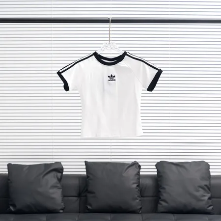 アディダス Tシャツ