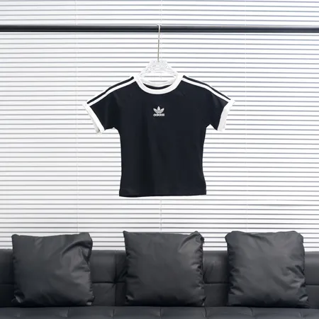 アディダス Tシャツ