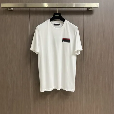プラダ Tシャツ