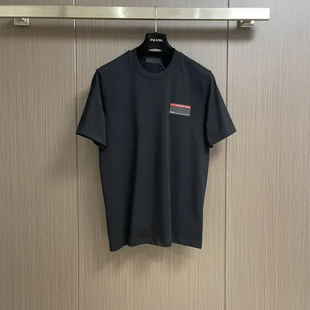 プラダ Tシャツ