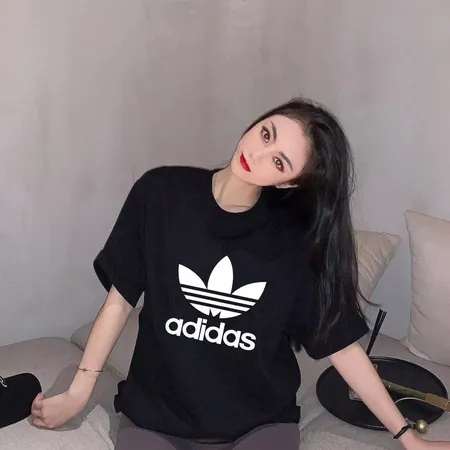 アディダス Tシャツ