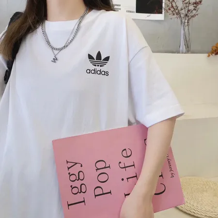 アディダス Tシャツ