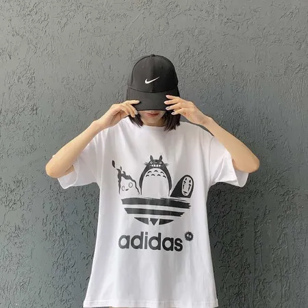 アディダス Tシャツ