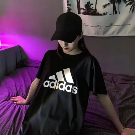 アディダス Tシャツ