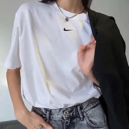 ナイキ Tシャツ