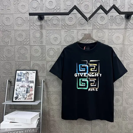 ジバンシィ Tシャツ