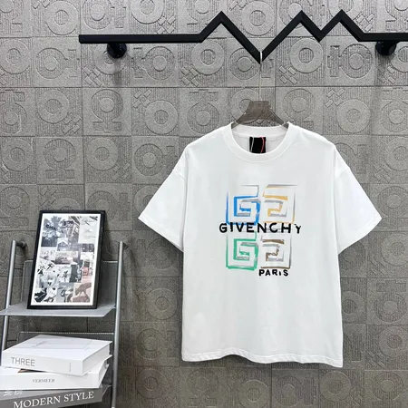 ジバンシィ Tシャツ