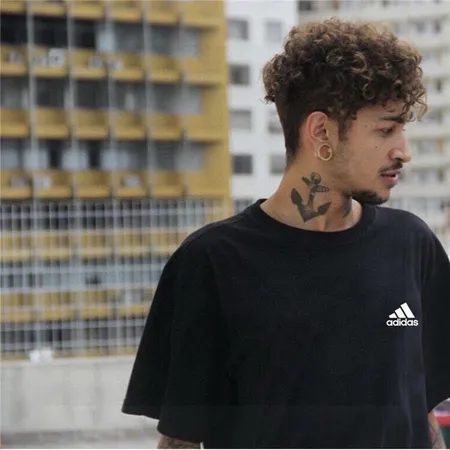 アディダス Tシャツ