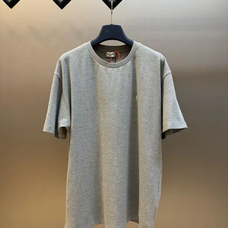 イブサンローラン Tシャツ