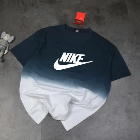 ナイキ Tシャツ