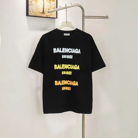 バレンシアガ Tシャツ