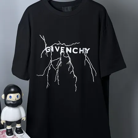 ジバンシィ Tシャツ