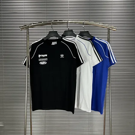 アディダス Tシャツ