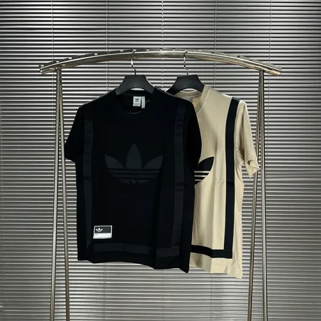 アディダス Tシャツ