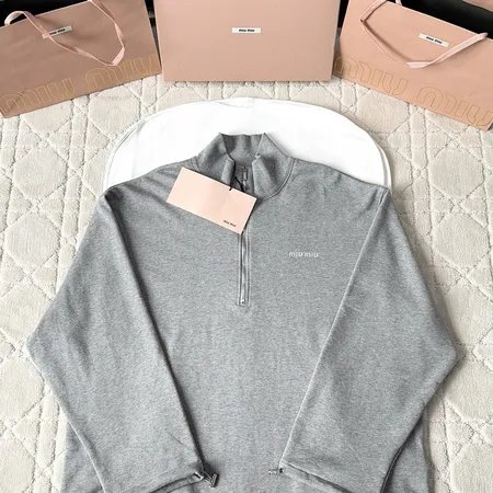 ミュウミュウ パーカー