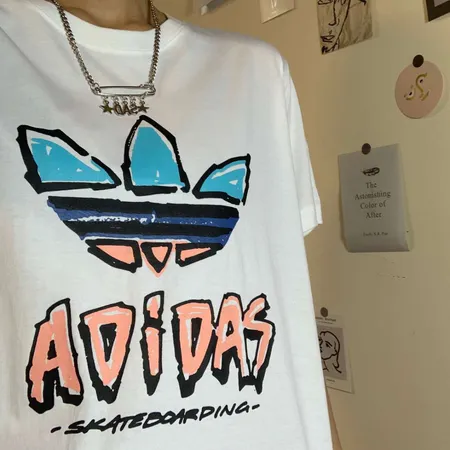 アディダス Tシャツ