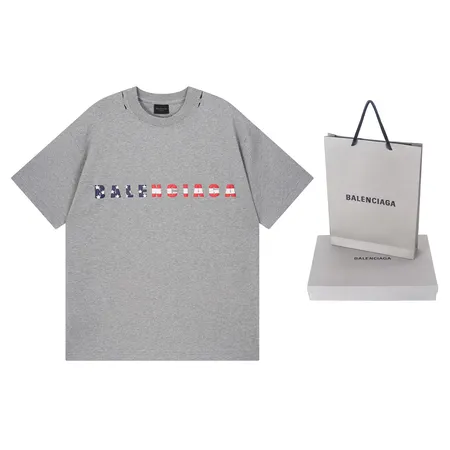 バレンシアガ Tシャツ