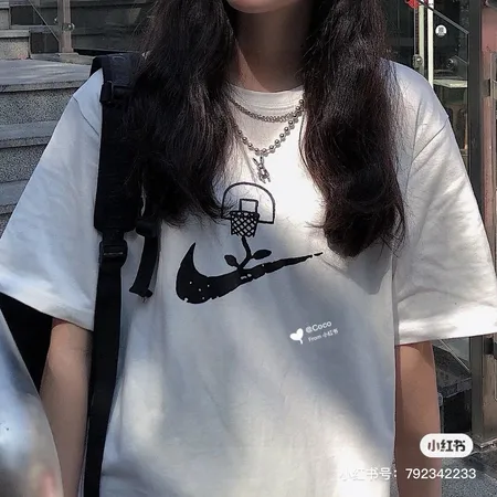 ナイキ Tシャツ