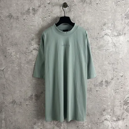 バレンシアガ Tシャツ