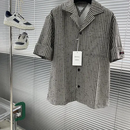 オフホワイト シャツ