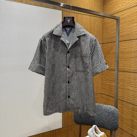 オフホワイト シャツ