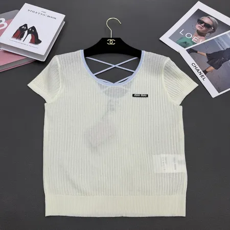 ミュウミュウ Tシャツ