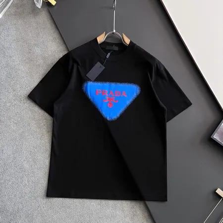 プラダ Tシャツ