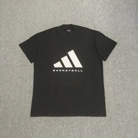 アディダス Tシャツ