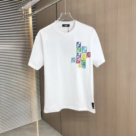 フェンディ Tシャツ